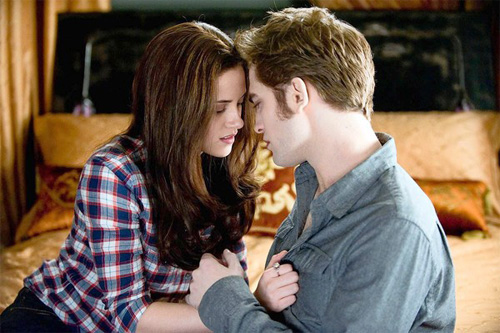 bella-edward-bed.jpg